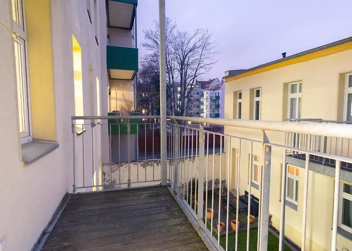 Balkon, Waschmaschine, Tv, Einzelbetten, Nahe Voelkerschlachtsdenkmal
